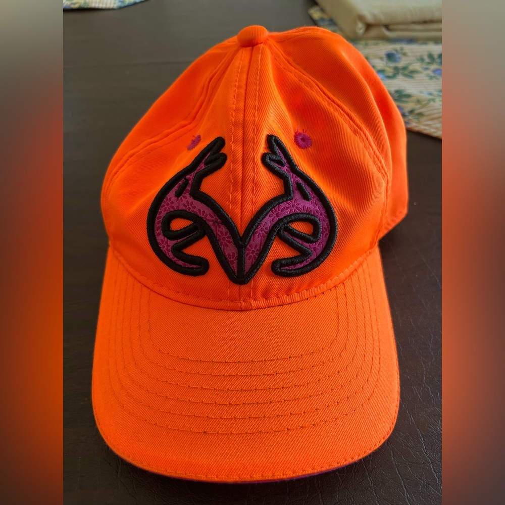 ORANGE HAT